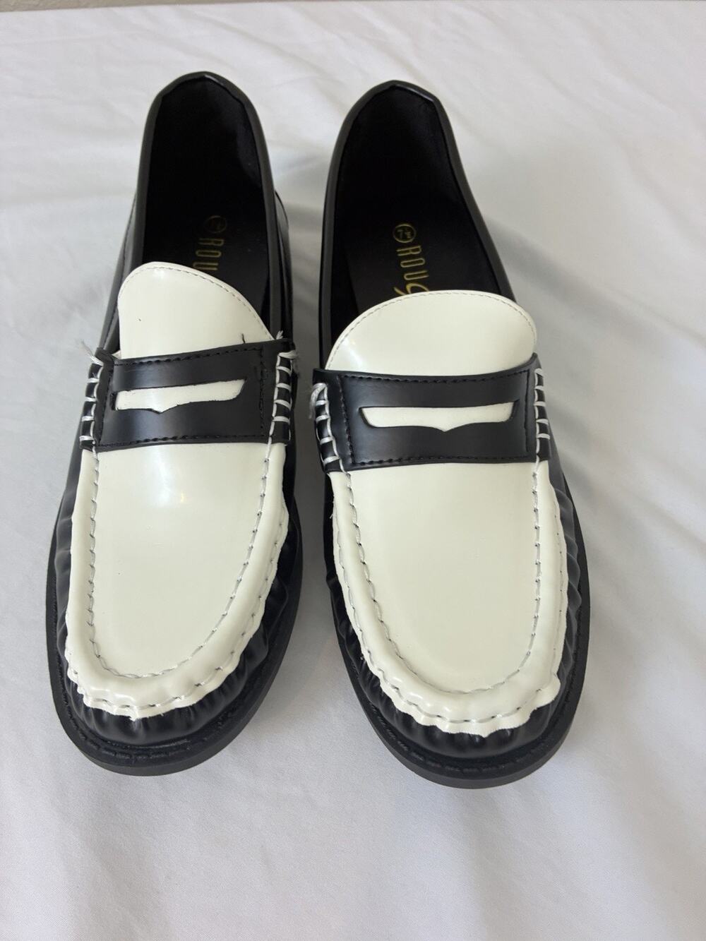 Rouge Helium 7.5Women’s Black & White Loafers Shoes Slip On EUC
